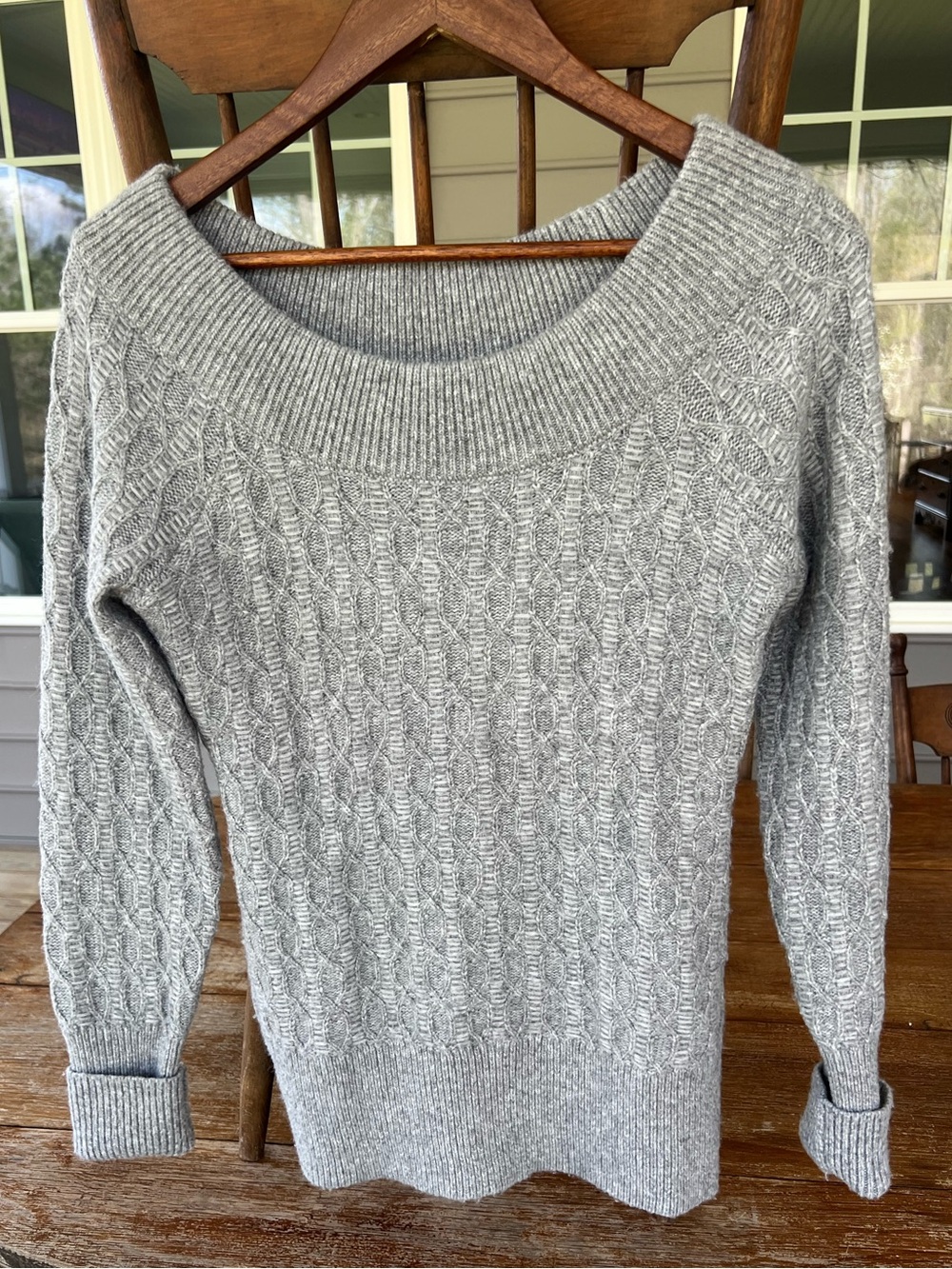 White House Black Market WHBM Classic Cable Knit Women’s Sweater Gray Medium